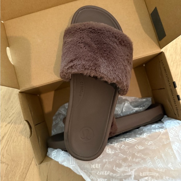 lululemon athletica Shoes - lululemon athletica Women's Restfeel Faux Fur Slide - Dark Cherry/Silver soldout